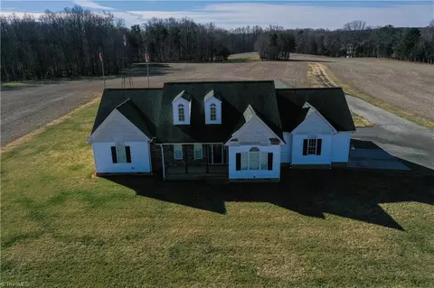 2226 Flat Rock Rd, Reidsville, NC 27320