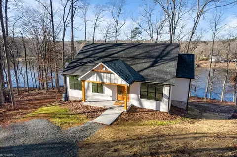 3884 Old Mountain Rd, Lexington, NC 27292