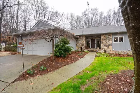 7 Kenbridge Ct, Greensboro, NC 27410