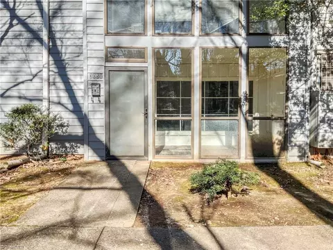 3058 Dr Apt 2 Bonhurst Dr, Winston Salem, NC 27106