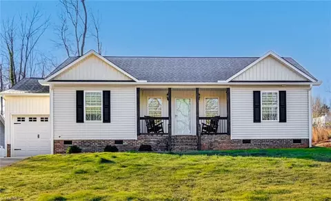 162 Melody Ln, Thomasville, NC 27360
