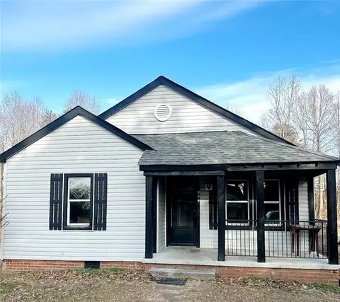 809 Oak Summit Rd, Winston Salem, NC 27105