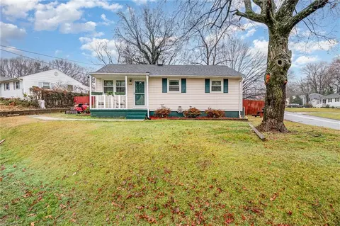1409 Clegg St, Greensboro, NC 27407