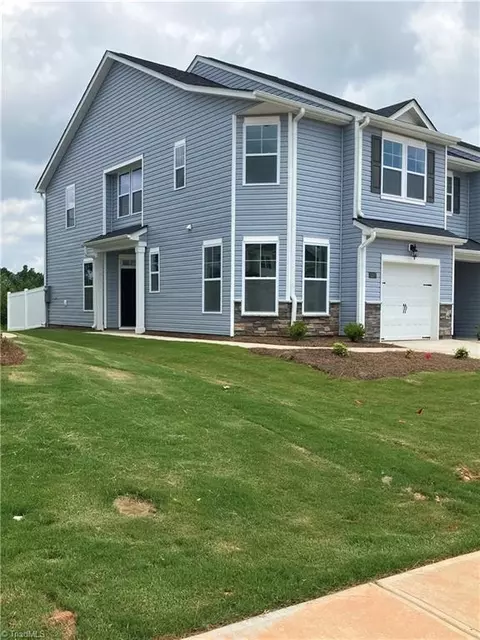 1237 Evelynnview Ln, Kernersville, NC 27284