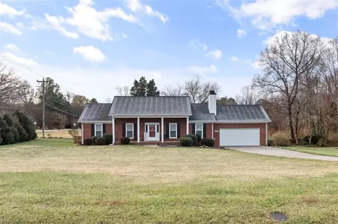5700 Spice Meadow Ln, Winston Salem, NC 27106