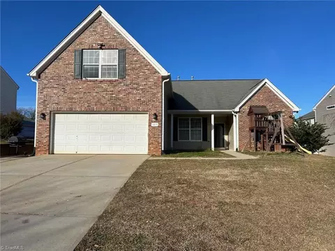 3814 Raintree Dr, Greensboro, NC 27407