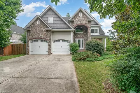 2426 Dellwood Dr, Greensboro, NC 27408