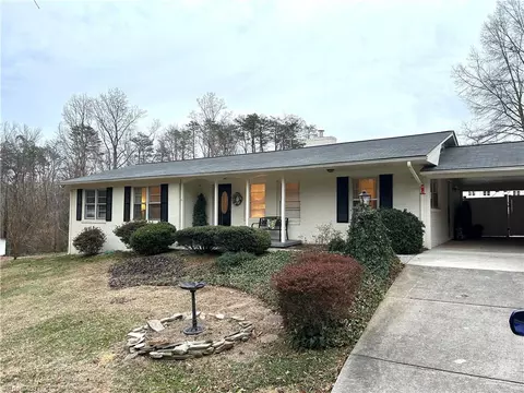 208 Eaton Dr, High Point, NC 27265