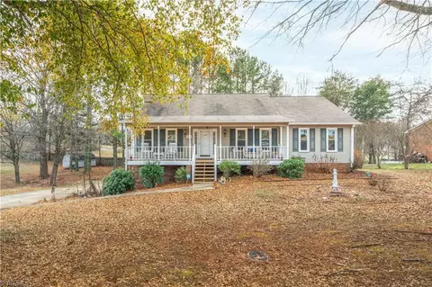 3913 Silver Chalice Dr, Winston Salem, NC 27101