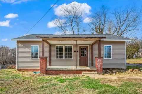 112 Hillcrest St, Jonesville, NC 28642