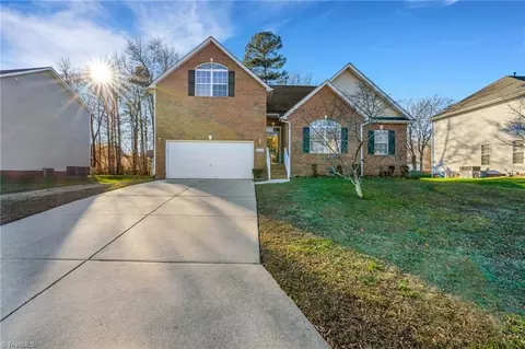 3202 Cherrydale Dr, Greensboro, NC 27406
