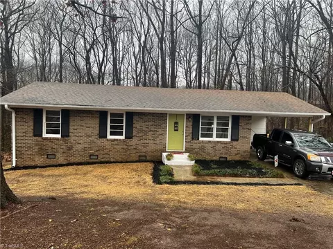 210 Gregory St, Jonesville, NC 28642