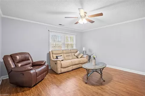 29 Windsor Rd, Thomasville, NC 27360 photo 9