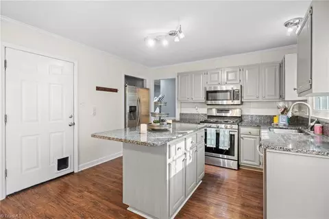 29 Windsor Rd, Thomasville, NC 27360 photo 12