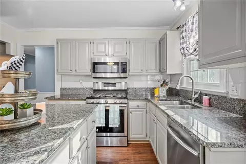 29 Windsor Rd, Thomasville, NC 27360 photo 11