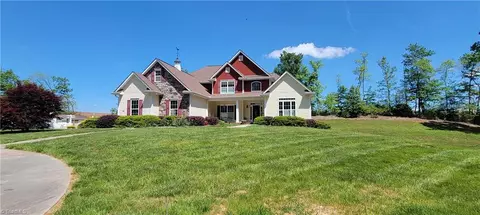 287 Cedar Knoll Dr, Mount Airy, NC 27030
