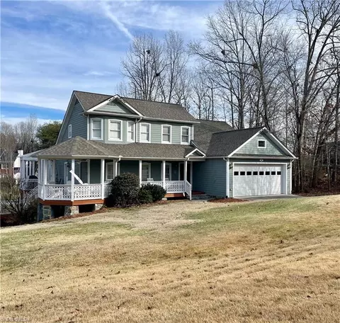 197 White Oak Rd, Thomasville, NC 27360