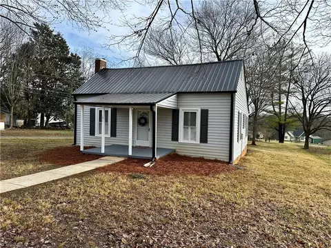 101 Neal St, Randleman, NC 27317