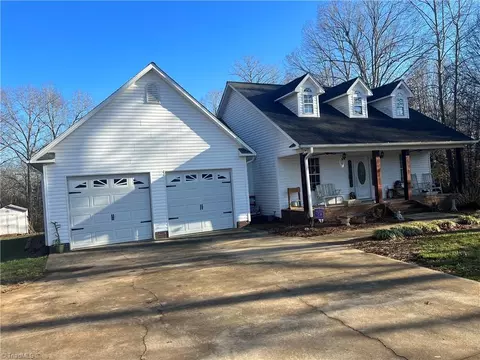 4678 Hoover Hill Rd, Trinity, NC 27370