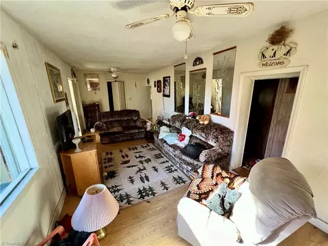 350 Deer Track Ln, Purlear, NC 28665 photo 4