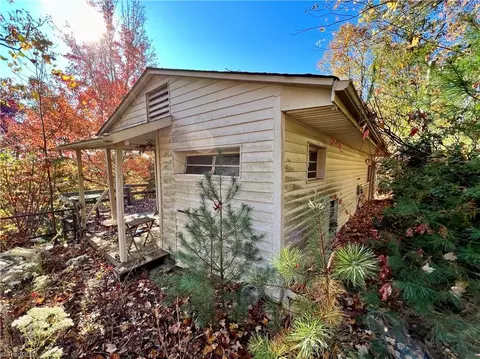 350 Deer Track Ln, Purlear, NC 28665 photo 12