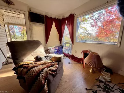 350 Deer Track Ln, Purlear, NC 28665 photo 7