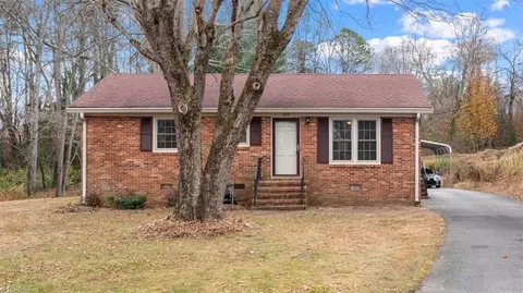 222 Glenn Ave, King, NC 27021