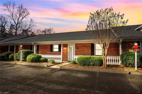 2902 Burke Place Ct, Winston Salem, NC 27103