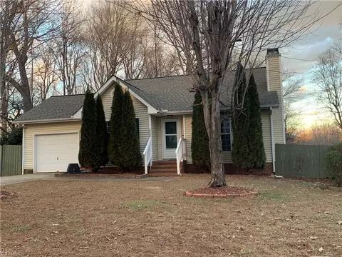 3995 Briargate Dr, Greensboro, NC 27405