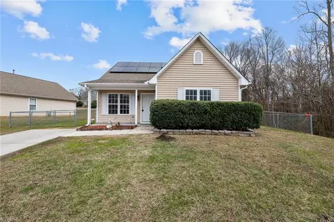 1654 Farningham Ln, Burlington, NC 27215