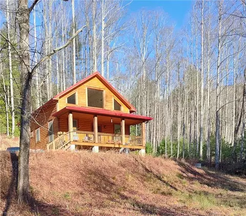 400 Lyons Rd, Roaring Gap, NC 28668