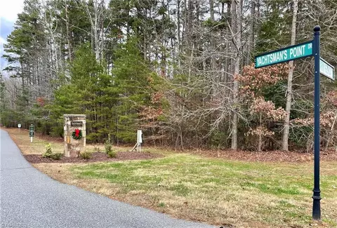126 Yachtsmans Point Dr, Lexington, NC 27292