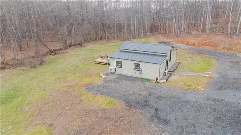 2212 Old Winston Rd, Pinnacle, NC 27043 photo 5