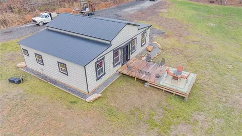 2212 Old Winston Rd, Pinnacle, NC 27043 photo 4