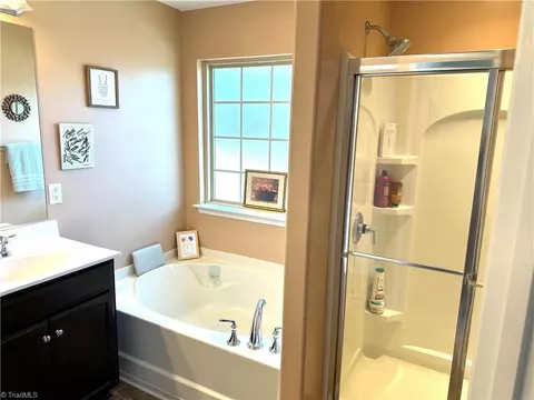 Bath - 117 Radiant Path, Trinity, NC 27370 photo 4 of 4
