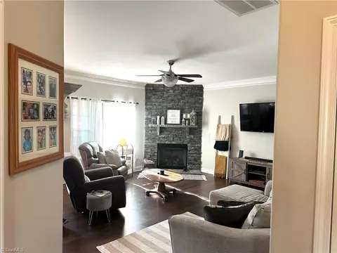 Living - 117 Radiant Path, Trinity, NC 27370 photo 3 of 6