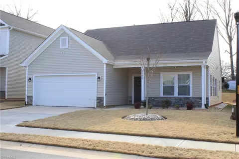 1386 Finwick Dr, Pfafftown, NC 27040