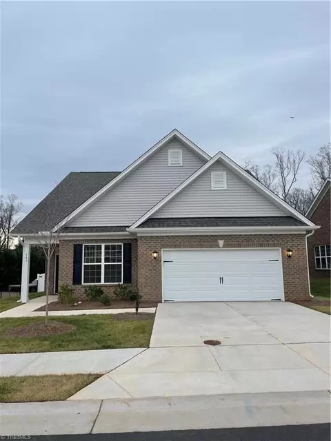 143 Crestland Dr, Kernersville, NC 27284