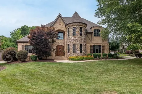 11 Hulme Ct, Greensboro, NC 27455