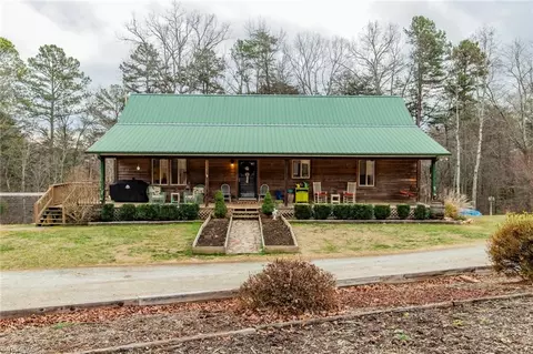 300 Appa Villa Dr, Cana, VA 24317