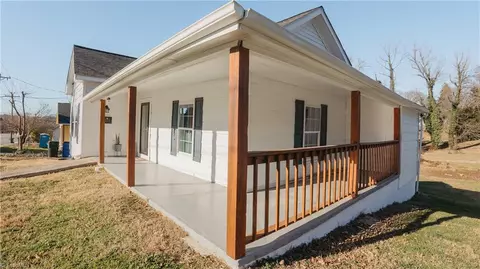 416 Granite St, Mount Airy, NC 27030