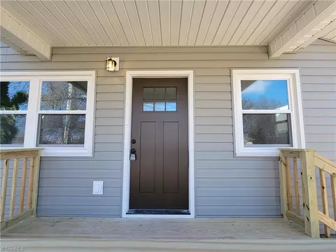 703 Redding Dr, High Point, NC 27260 photo 2