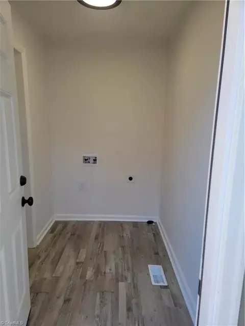 703 Redding Dr, High Point, NC 27260 photo 9