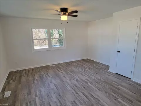 703 Redding Dr, High Point, NC 27260 photo 5