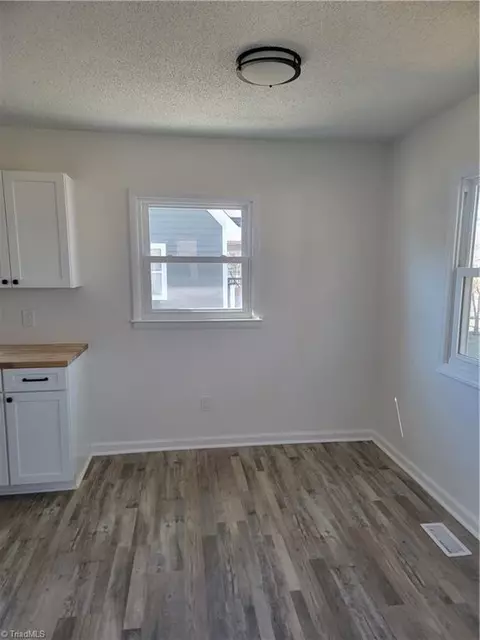 703 Redding Dr, High Point, NC 27260 photo 6