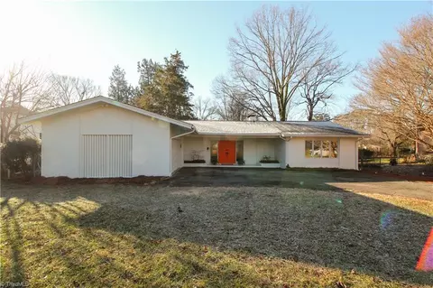 547 Woodvale Dr, Greensboro, NC 27410