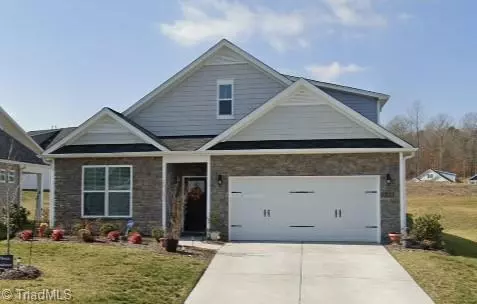 4016 Limestone Ct, Clemmons, NC 27012
