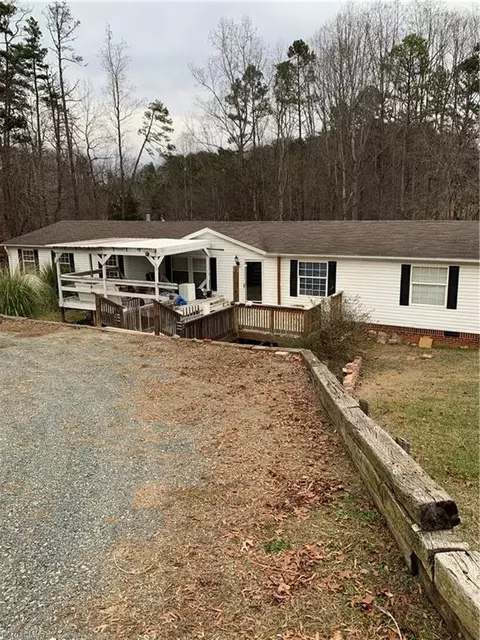 212 Star View Dr, King, NC 27021