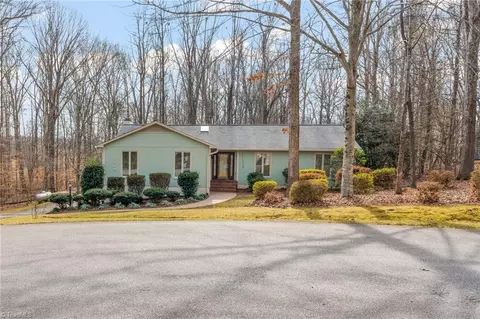 8808 Belhaven Ct, Lewisville, NC 27023