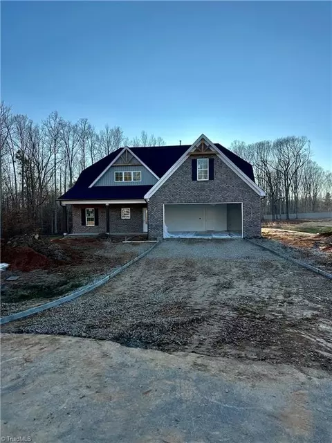 172 Canter Ln, Lexington, NC 27295